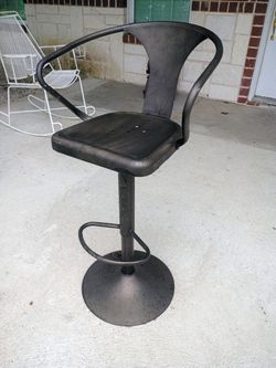 Super Nice Adjustable Stool in Gunmetal!
