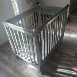 Sturdy Gray Baby Crib – Gently Used, Great Condition