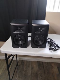 STUDIO SPEAKERS