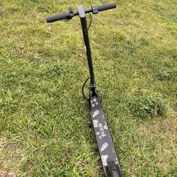 E-Scooter – Runs Great – Needs Steering Fix (Won’t Turn Left)