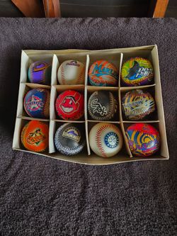 12 TEAM MLB LOGO BASEBALLS