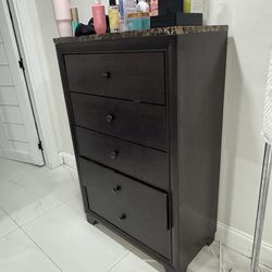 Drawer cabinet