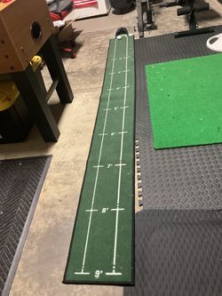Indoor/Outdoor Putting Mat and Automatic Ball Return