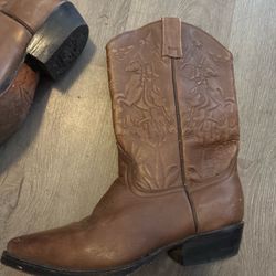 brown boots