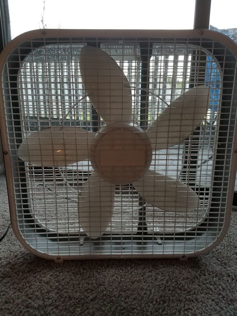 Holmes box fan for Sale in Portland, TN OfferUp