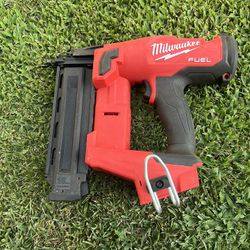 Milwaukee Brad Nailer M18