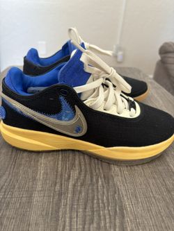 Nike Lebron 20 UNINTERRUPTED Speak Your Truth, Mens 5/Womens 6.5