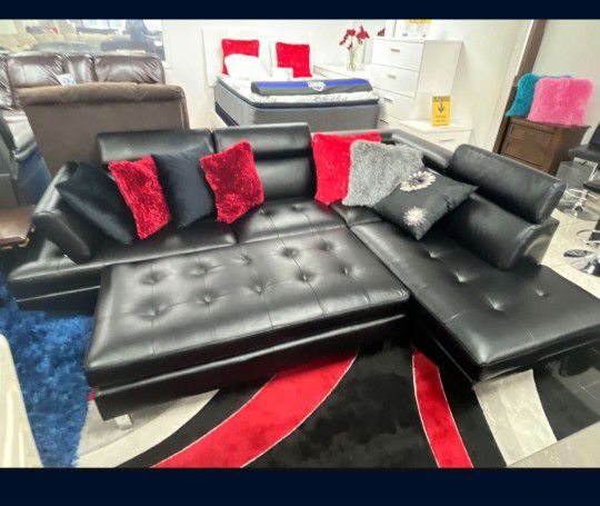*Memorial Day Now*---Ibiza Mature Black Leather Sectional Sofa---Delivery And Easy Financing Available👍