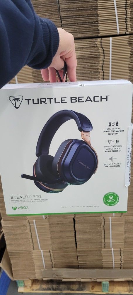Turtle Beach Stealth 700 Gen 3 Wireless Multiplatform Amplified Gaming Headset for Xbox Series X|S, Xbox One, PC, PS5, Mobile – 60mm Drivers, AI Noise