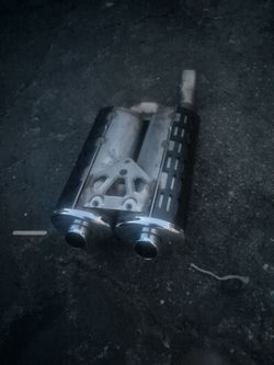 R1000S rear muffler exhaust OEM