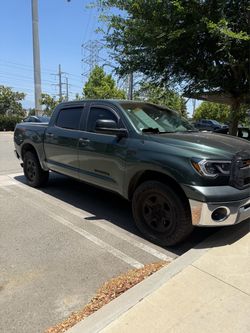 Toyota tundra 2008