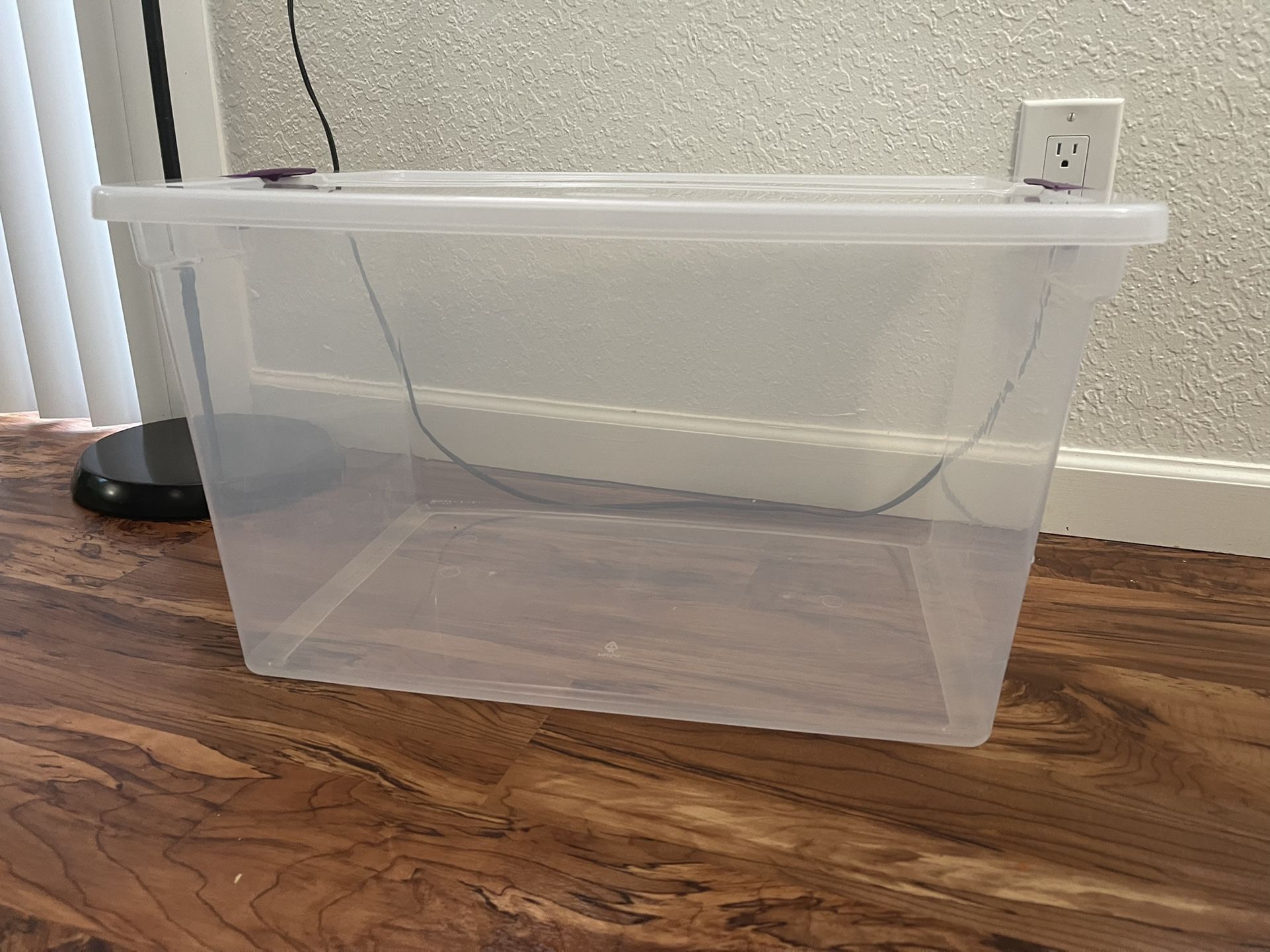 Storage Bin with lid