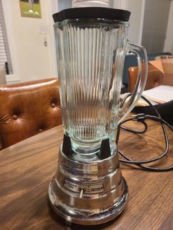 Vintage Glass Blender 5 cups Waring
