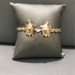 10K Twin Turtle Bracelet