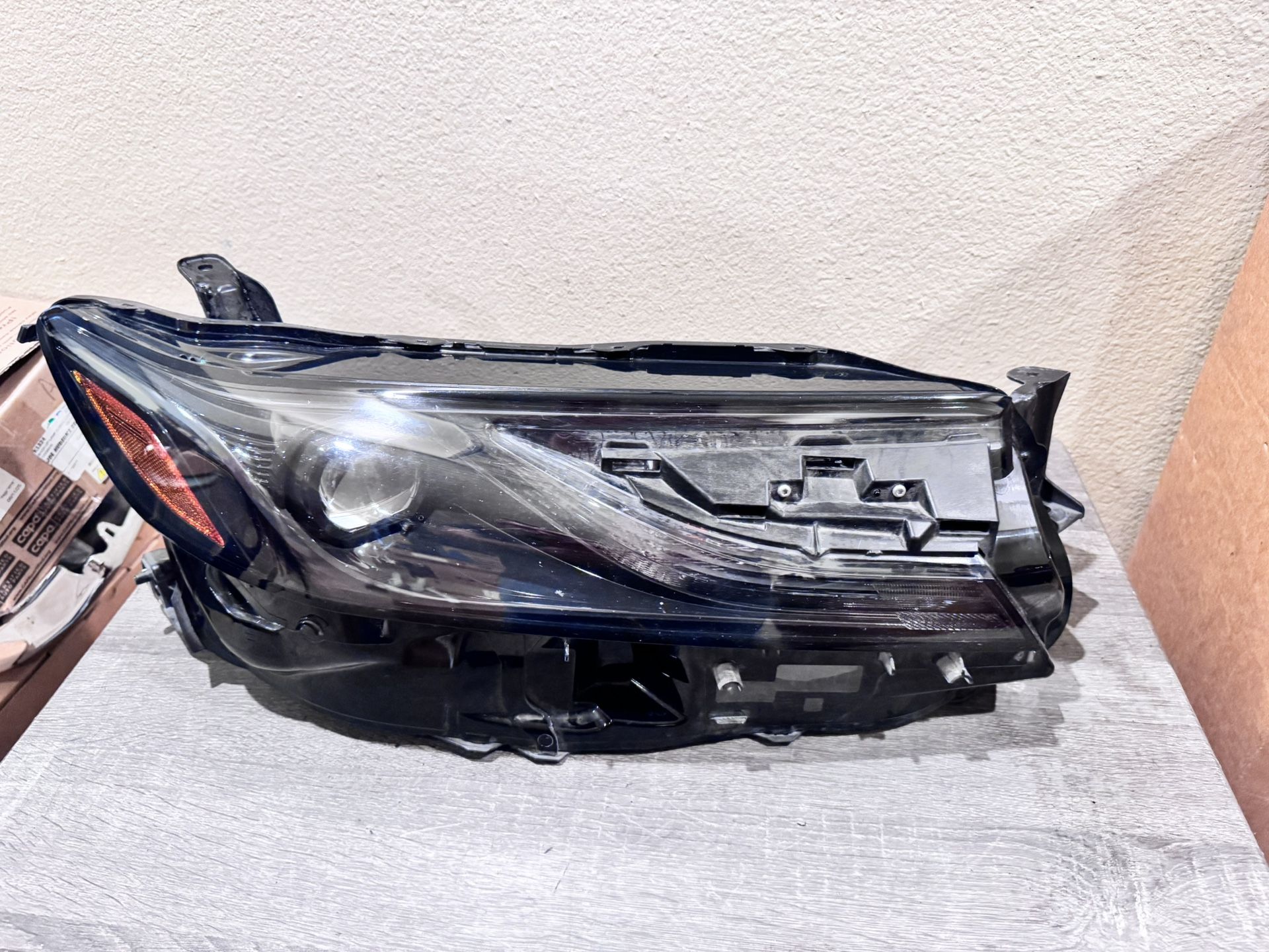 2025 To 2026 TOYOTA CAMRY RH HEADLIGHT 