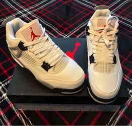 New Air Jordan Retro 4 White Size 9.5 Men