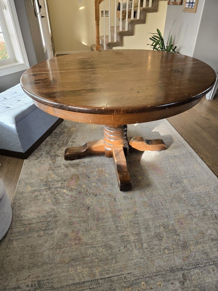 Ethan Allen Extendable Round Table