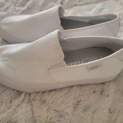 WOMENS PUMA WHITE SHOES 7.5