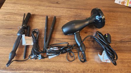 Set of flat and curling iron, and blow dryer with diffuser