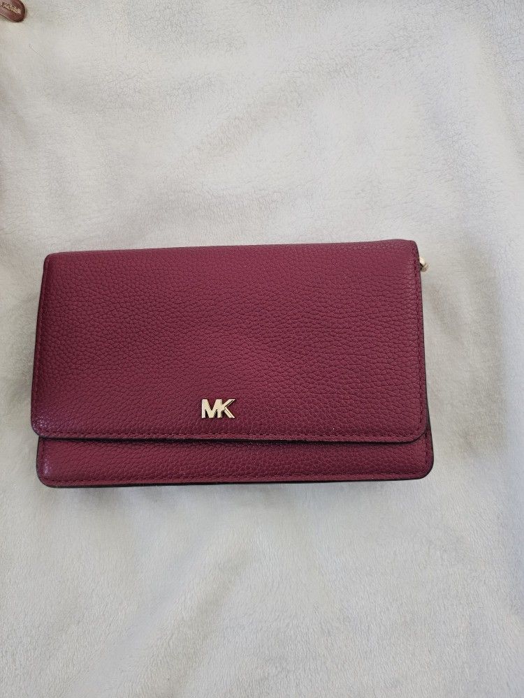 Micheal Kors Crossbody Wallet