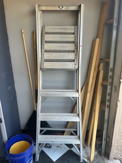 Step ladder