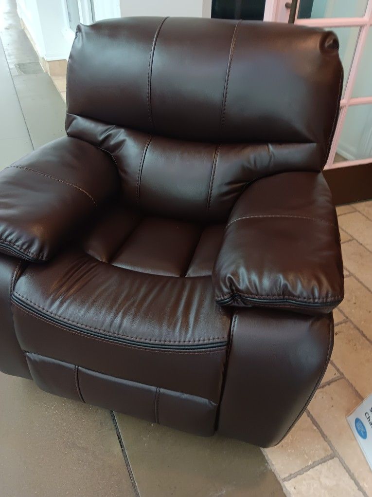 *Labor Day Now!!!*---Cozy Leather Reclining Chairs---Only $399!!!---Delivery And Financing😉
