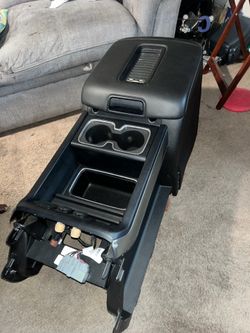 GMC OR CHEVY SILVERADO/SIERRA 1500 CENTER CONSOLE