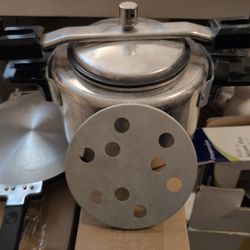  Hungarian Pressure Cooker With Meat Rack