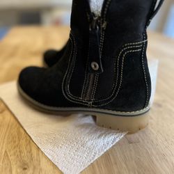 Size 38 Black Winter Boots (7.5 - 8)