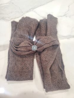 Vintage New Russian ussr Orenburg Shawl Goat down wool Hand made Gray fluff  54"L x 12"W to 16"W Wrap Scarf 

Hand-Made , high quality ecologically cl