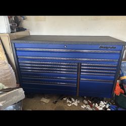 Blue Snap On Tool Box. Size- Width 2ft 6in, Length 5ft 8in, Height 4ft 1/2in