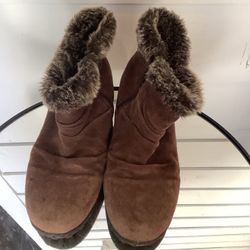 Khombu Lindsey Zip Up Boots Women’s Size 10 Brown Suede Leather with Faux Fur Trim Winter