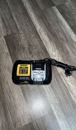 DEWALT 20V 6AMP CHARGER