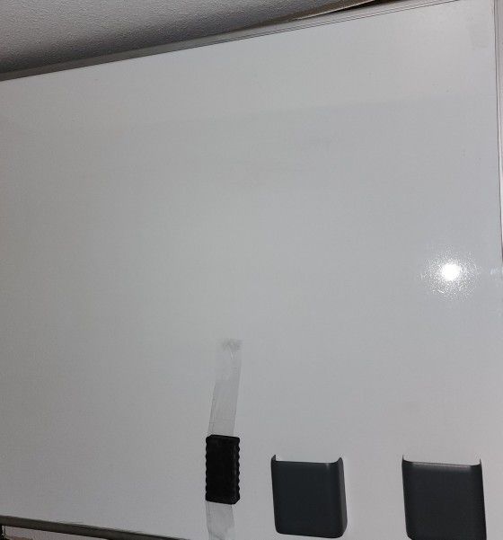 Large White Board - Magnetic (4ftx3ft)