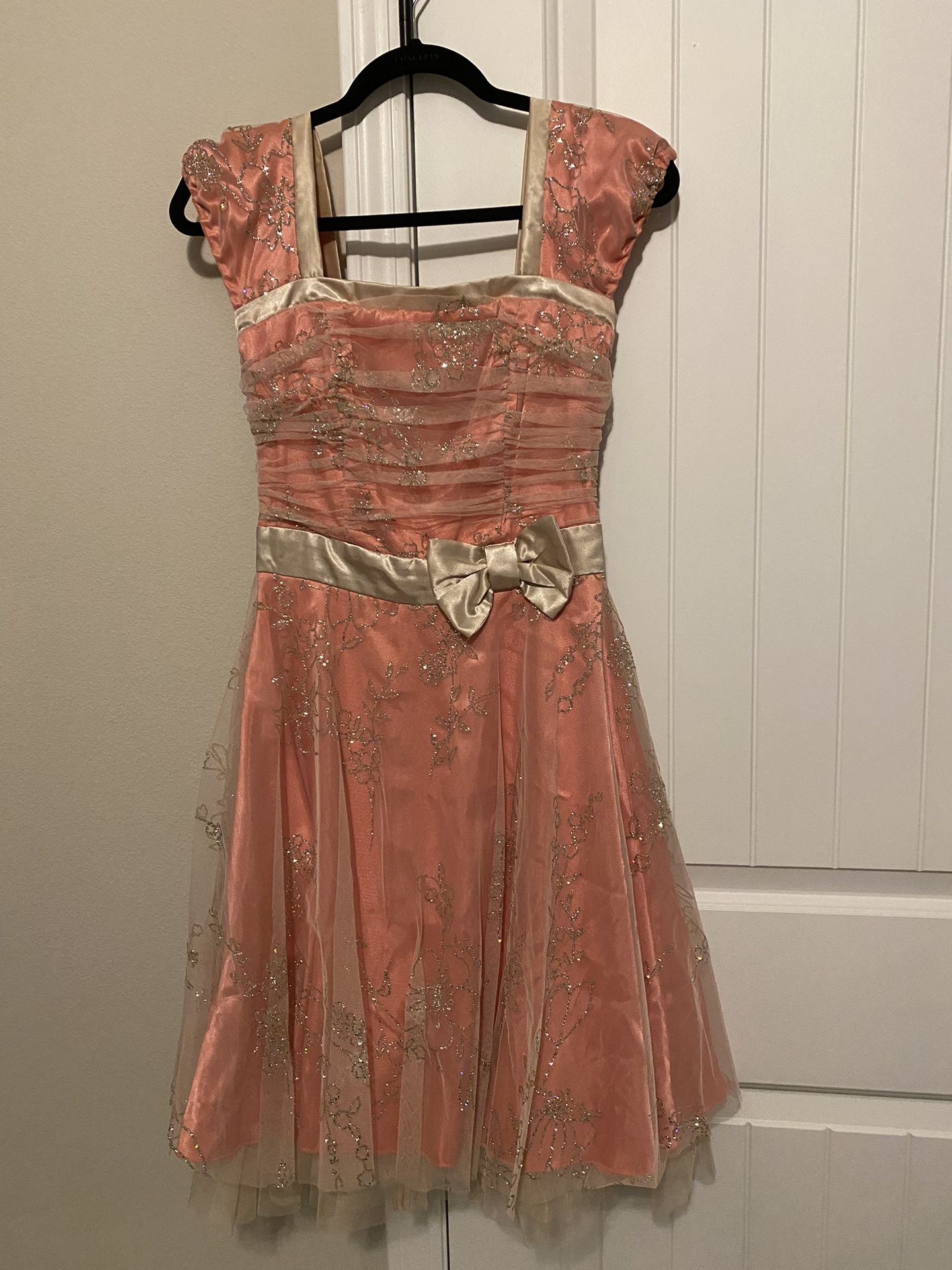 Unique, Salmon Formal Dress