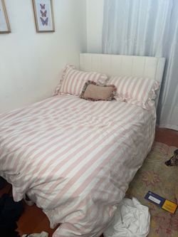 Cute full size bed with mattress