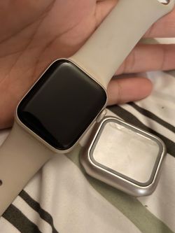 APPLE WATCH SE2 (w/ face cover, wrist band,charger)