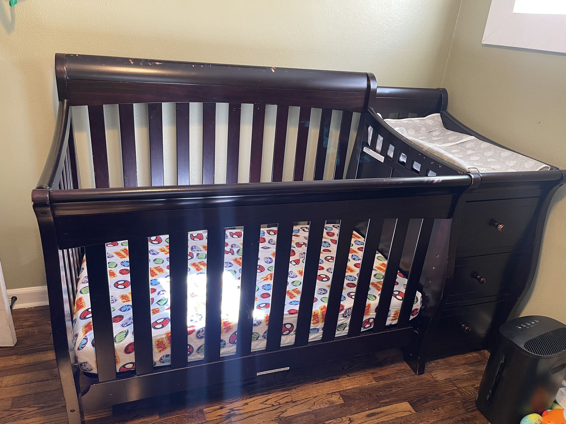 Crib With Changing Table 