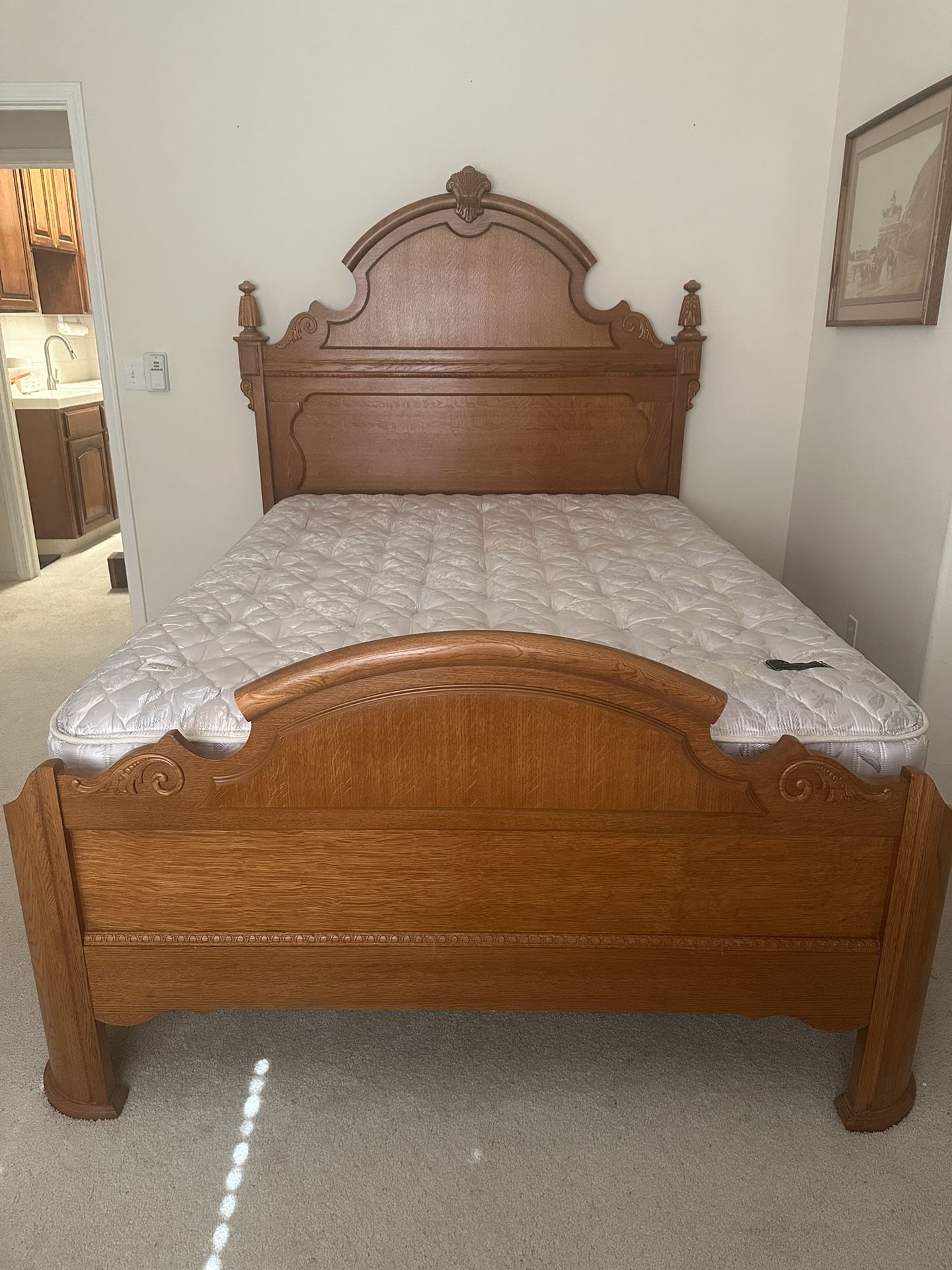 Queen Solid Oak Bedroom Set - 4 Pieces