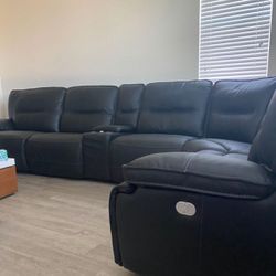 Black Sectional Entertainment Couch 