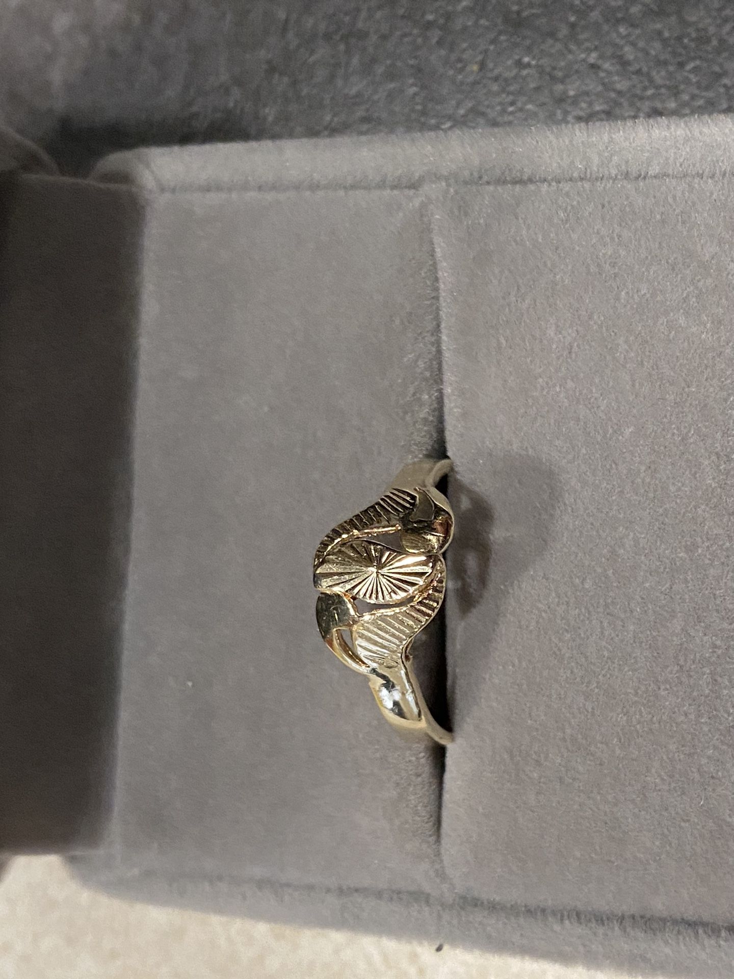 Beautiful Modern Style 14k Gold Ring
