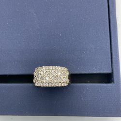 Lady’s Diamond Ring