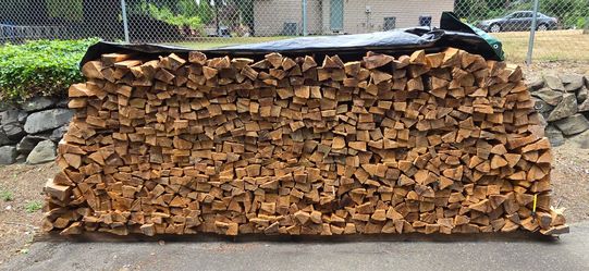 Dry seasoned direwood