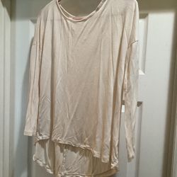 J.W. Style Cream Colored Long Sleeve Top Women’s Size: Medium 