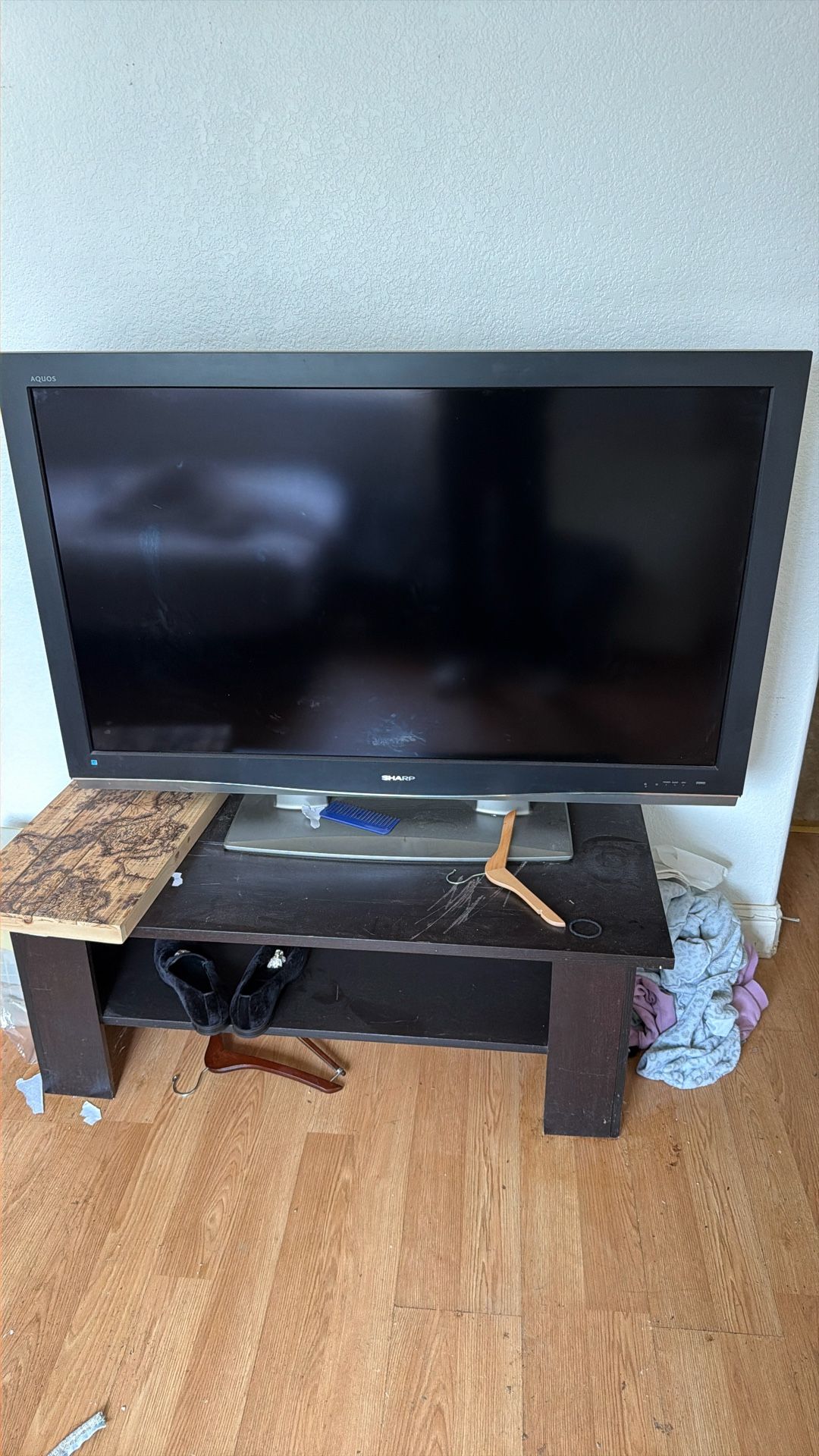 Tv & Stand