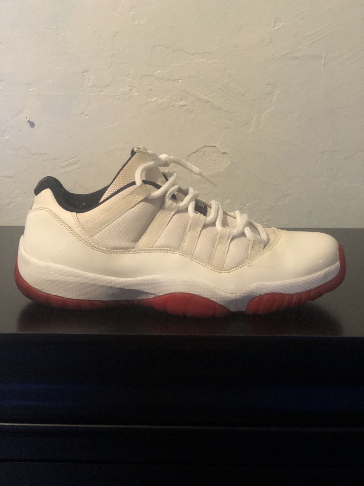 Air Jordan 11 Low Cherry Bottom Size 11