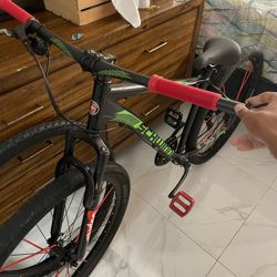 Specialized discount wheelie bike