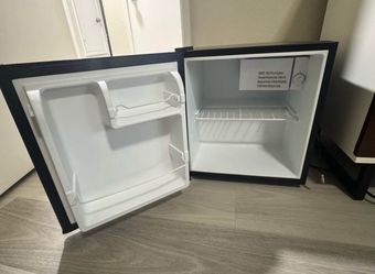 Kenmore Mini refrigerator