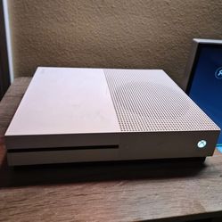 Xbox One S with 360 Black Ops 2