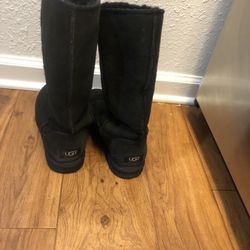 Women’s Ugg Size 9 ( tall Ones ) Real 